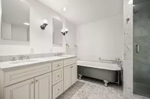 13 Chestnut St, Boston, MA 02108 - Photo 16