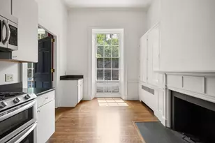 13 Chestnut St, Boston, MA 02108 - Photo 12