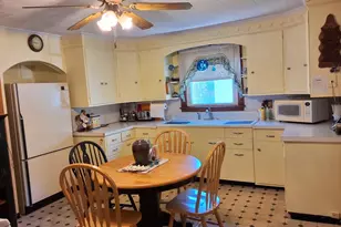 19 Clinton St, Ware, MA 01082 - Photo 10