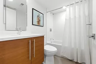 469 E 4th St, Boston, MA 02127 - Photo 32