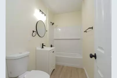 109-111 Brown Ave, Holyoke, MA 01040 - Photo 20