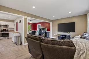 9 Romoli Ave, Attleboro, MA 02703 - Photo 6