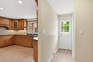 107 Viscount Rd, Longmeadow, MA 01106 - Photo 12