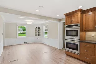107 Viscount Rd, Longmeadow, MA 01106 - Photo 10