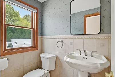 107 Viscount Rd, Longmeadow, MA 01106 - Photo 16