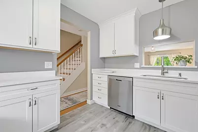 204 Laurelwood Dr #204, Hopedale, MA 01747 - Photo 8