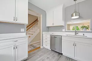 204 Laurelwood Dr, Hopedale, MA 01747 - Photo 8