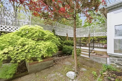 18 Maple St, Auburn, MA 01501 - Photo 8