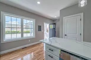 364 High St, Fall River, MA 02720 - Photo 8