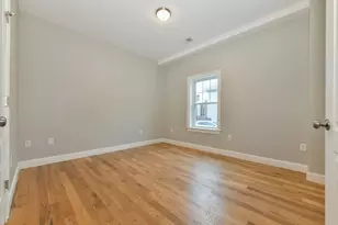 810 E 3rd St, Boston, MA 02127 - Photo 8