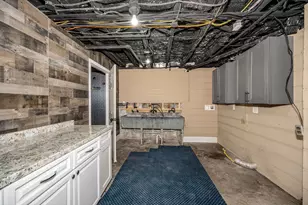 16 Quincy St, Methuen, MA 01844 - Photo 40