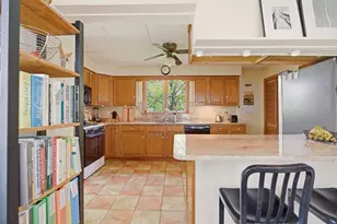 17 Buttonwood St, New Bedford, MA 02740 - Photo 14