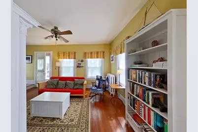 17 Buttonwood St, New Bedford, MA 02740 - Photo 6
