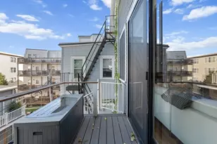 342 W 3rd St, Boston, MA 02127 - Photo 16