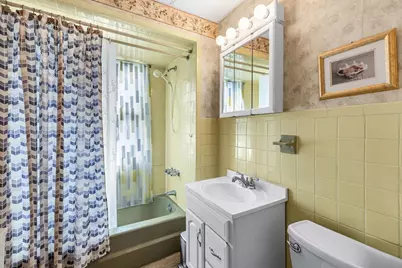 18 Wendell Pl, Springfield, MA 01105 - Photo 16