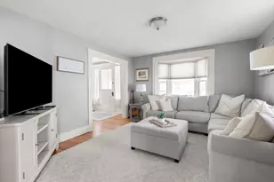 16 Thorndike St, Peabody, MA 01960 - Photo 10