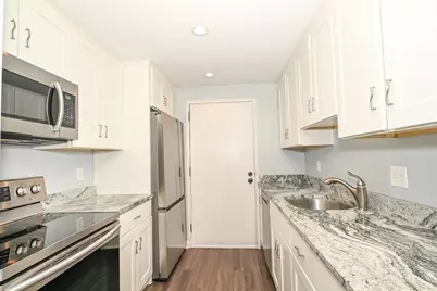 5 Village Rock Ln #15, Natick, MA 01760 - Photo 2