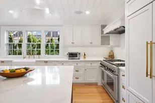 56 N Summer St, Edgartown, MA 02539 - Photo 14