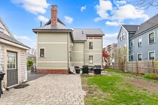 18 Maple St, Watertown, MA 02472 - Photo 24