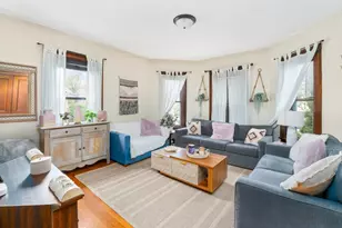 18 Maple St, Watertown, MA 02472 - Photo 4