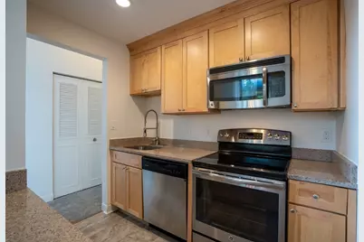 68 Baldwin St #12, Boston, MA 02129 - Photo 6