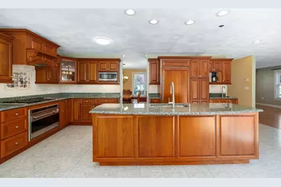 3 Meeting Place Circle, Beverly, MA 01915 - Photo 8