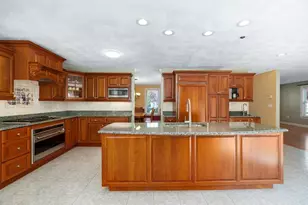 3 Meeting Pl Cir, Beverly, MA 01915 - Photo 8