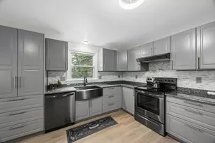 12 Fenway Dr, Milford, MA 01757 - Photo 4
