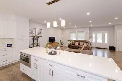 615 Norfolk St, Holliston, MA 01746 - Photo 4