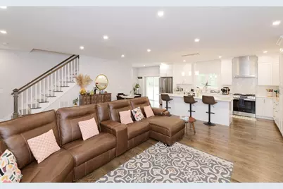 615 Norfolk St, Holliston, MA 01746 - Photo 8