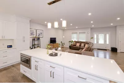 615 Norfolk St, Holliston, MA 01746 - Photo 4
