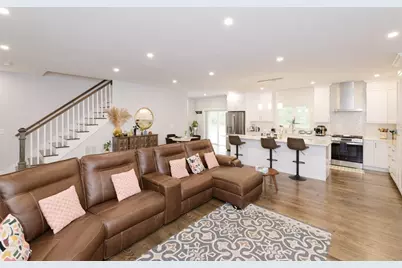 615 Norfolk St, Holliston, MA 01746 - Photo 8