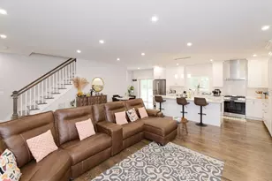 615 Norfolk St, Holliston, MA 01746 - Photo 8