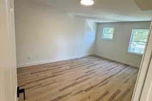 605 Millbury St, Worcester, MA 01604 - Photo 12