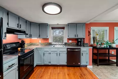 16 Oxford St, West Boylston, MA 01583 - Photo 8