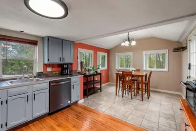 16 Oxford St, West Boylston, MA 01583 - Photo 4