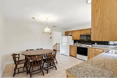 6 Gavin Cir, Stoneham, MA 02180 - Photo 4