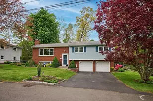 27 Mt Tom Ave, Holyoke, MA 01040 - Photo 2