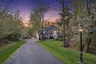 4 Fieldstone Ct, Grafton, MA 01519 - Photo 2