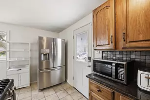 49 Canterbury Rd, Springfield, MA 01118 - Photo 16