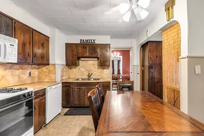 18 Wendell Pl, Springfield, MA 01105 - Photo 8