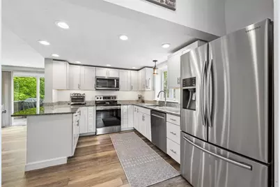 23 Belmont St, Abington, MA 02351 - Photo 4