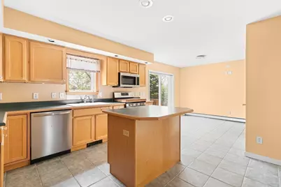 19 Pinehurst Ave, Saugus, MA 01906 - Photo 6