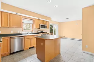 19 Pinehurst Ave, Saugus, MA 01906 - Photo 6