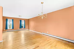 19 Pinehurst Ave, Saugus, MA 01906 - Photo 2