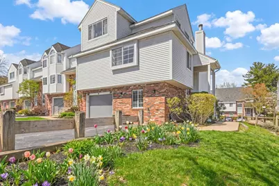 175 Tall Oaks Dr #F, Weymouth, MA 02190 - Photo 1