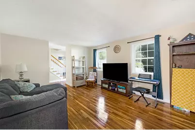 289 Weymouth St, Holbrook, MA 02343 - Photo 6