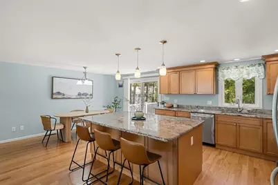 35 Freeport Dr, Burlington, MA 01803 - Photo 4