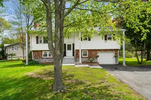 35 Freeport Dr, Burlington, MA 01803 - Photo 2