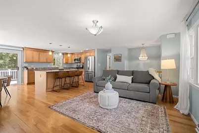 35 Freeport Dr, Burlington, MA 01803 - Photo 10